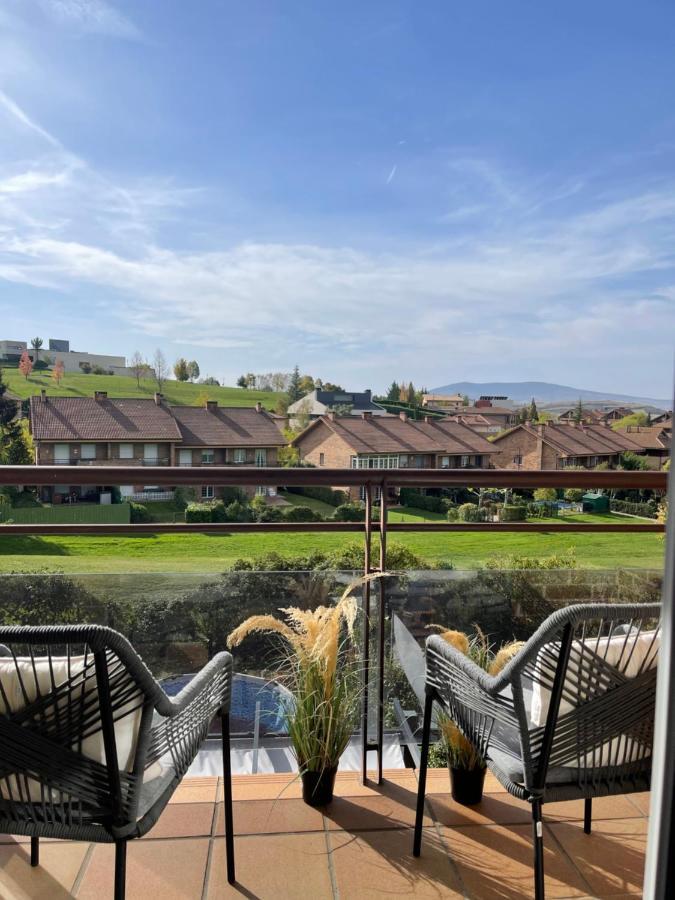 Estilosa Casa Golf Suites Gorráiz Eksteriør billede