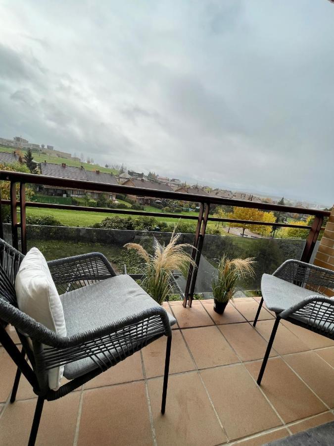 Estilosa Casa Golf Suites Gorráiz Eksteriør billede